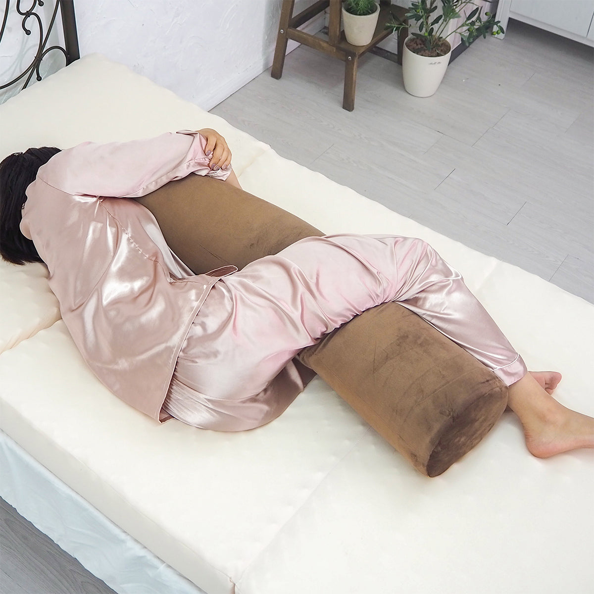 特別価格Milliard 読書用枕 細断低反発素材 本やゲームの背もたれに最適 - 24 x 16インチ (座る枕)並行輸入 AK-BLSTR] もちっと低反発抱き枕