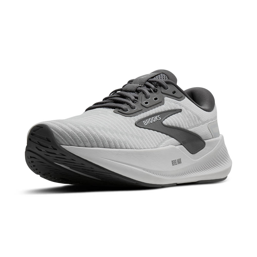 BROOKS レベルMAX　グレー［MEN］