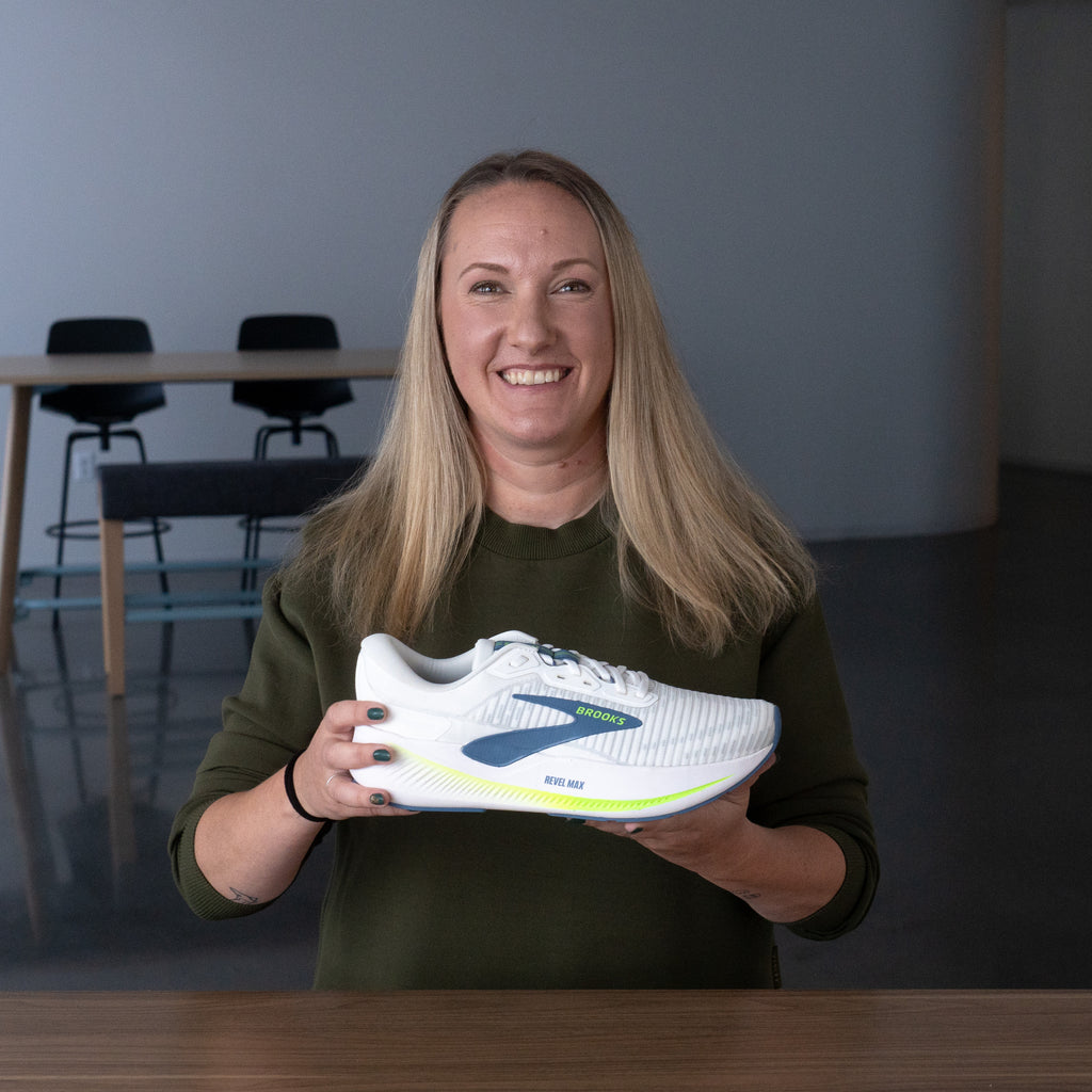 BROOKS レベルMAX グレー［WOMEN］